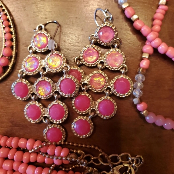 3 Pink Pairs Fashion Earrings & 1 Pink Beaded Necklace - Picture 2 of 7